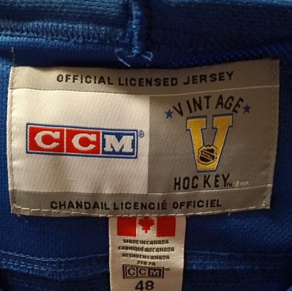 Toronto Maple Leaf's Jersey. - Picture 3 of 3